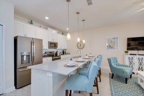 Fridge, microwave, oven, stovetop - Last Minute Disney Getaway! Private Pool & Themed Bedrooms. Book Now! #28630 (Orlando)