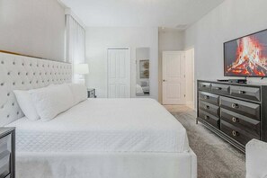 9 quartos, ferros/tábuas de passar roupa, Wi-Fi, roupa de cama