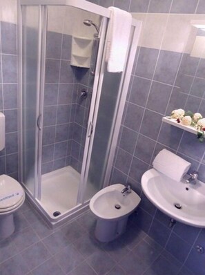Douche, bidet