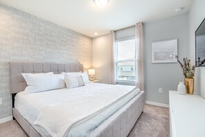 5 quartos, ferros/tábuas de passar roupa, Wi-Fi, roupa de cama