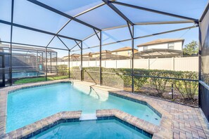 Et oppvarmet basseng