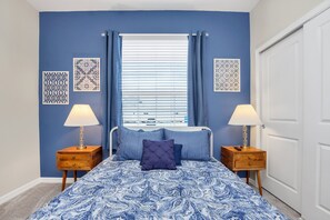 5 bedrooms, iron/ironing board, WiFi, bed sheets