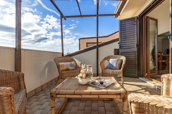 Balcony / Terrace / Patio
