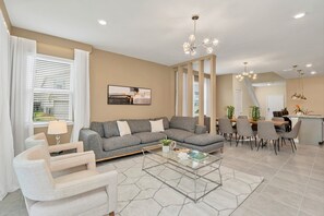 Smart TV - Last Minute Disney! Private Pool, Hot Tub, Game Room & Themed Bedrooms. Book Now! #55445 (Orlando)