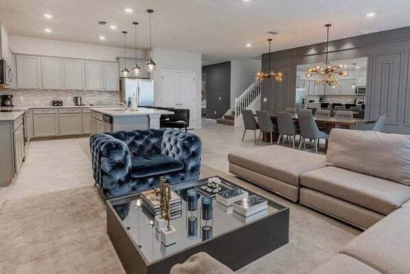 Smart TV - Last Minute Disney! Private Pool, Hot Tub, Game Room & Themed Bedrooms. Book Now! #55495 (Orlando)