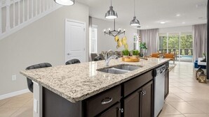 Unclassified image, 3 of 72, button - 7 BD/5.5 BA/ Windsor Island (1937 SD) (Davenport)