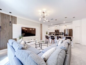 Smart TV - Last Minute Disney Getaway! Townhouse with Private Pool. Book Now! #87967 (Orlando)