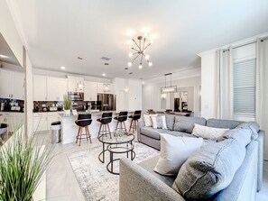 Smart TV - Last Minute Disney Getaway! Townhouse with Private Pool. Book Now! #87967 (Orlando)