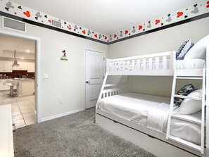 3 soverom, strykejern/-brett, wi-fi og sengetøy