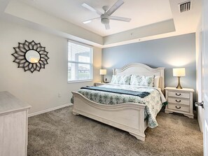 3 soverom, strykejern/-brett, wi-fi og sengetøy