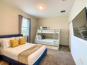 3 habitaciones, tabla de planchar con plancha, wifi y ropa de cama 