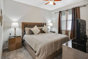 2 habitaciones, tabla de planchar con plancha, wifi y ropa de cama