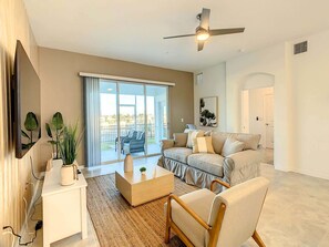 Smart TV - Last Minute Disney Getaway! Luxury Condo with Private Balcony. Book Now! #88037 (Orlando)