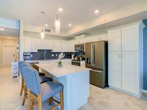 Fridge, microwave, oven, stovetop - Last Minute Disney Getaway! Luxury Condo with Private Balcony. Book Now! #88039 (Orlando)