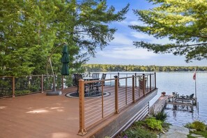 Outdoor dining - The Guest Cabin Holiday Home (Three Lakes)