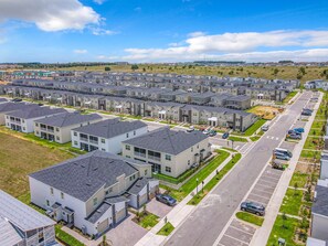 Exterior - Last Minute Disney Getaway! Themed Bedrooms & Private Balcony. Book Now! #88045 (Orlando)