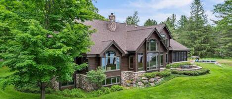 المنشأة من الخارج