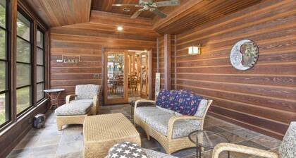Lake Breeze Luxury Executive Retreat