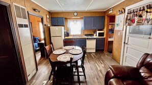 Dining - Lake Breeze Cabin #4 (Saint Germain)