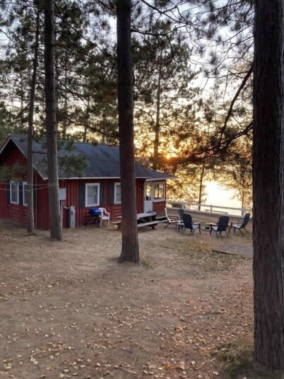 Lake Breeze Cabin #4