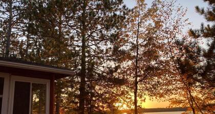 Lake Breeze Loons Landing Resort Cabin 4