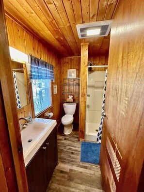Bathroom - Lake Breeze Cabin #4 (Saint Germain)
