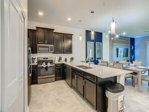 Fridge, microwave, oven, stovetop - Last Minute Disney Getaway! Luxury Condo with Private Balcony. Book Now! #88063 (Orlando)