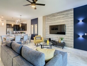 Smart TV - Last Minute Disney Getaway! Luxury Condo with Private Balcony. Book Now! #88063 (Orlando)