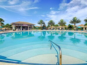 Et oppvarmet basseng