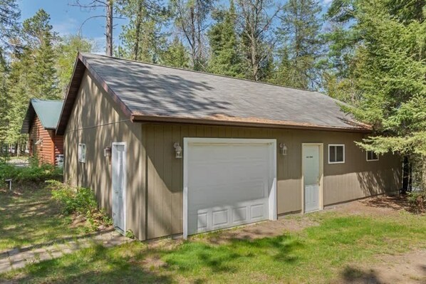 CLR-2 - Chain Lake Retreat Holiday Home (Eagle River)