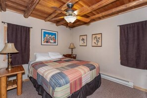 3 slaapkamers, reisbedje, gratis wifi, beddengoed