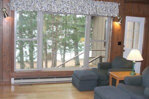 Interior - Bayview Resort Sunset  Lookout Cabin 6 (Saint Germain)