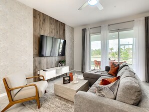 Smart TV - Last Minute Disney Getaway! Luxury Condo with Private Balcony. Book Now! #88075 (Orlando)