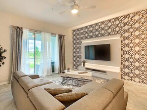 Smart TV - Last Minute Disney Getaway! Luxury Condo with Private Balcony. Book Now! #88095 (Orlando)