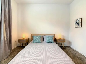 2 dormitorios, tabla de planchar con plancha, wifi y ropa de cama