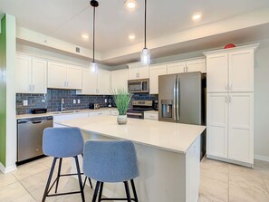 Fridge, microwave, oven, stovetop - Last Minute Disney Getaway! Luxury Condo with Private Balcony. Book Now! #88109 (Orlando)