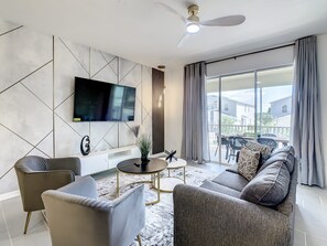 Smart TV - Last Minute Disney Getaway! Themed Bedrooms & Private Balcony. Book Now! #98295 (Orlando)