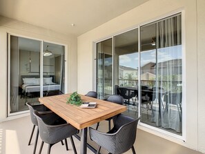 Outdoor dining - Last Minute Disney Getaway! Themed Bedrooms & Private Balcony. Book Now! #98295 (Orlando)