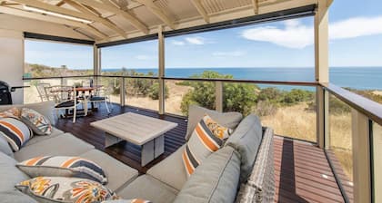 Hallett Cove Hideaway | By Host Solutions