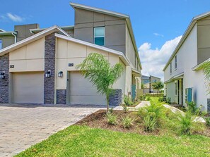 Exterior - Last Minute Disney Getaway! Themed Bedrooms & Private Balcony. Book Now! #100095 (Orlando)