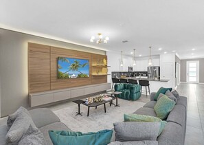 Smart TV, fireplace - Last Minute Disney! Private Pool, Hot Tub, Game Room & Themed Bedrooms. Book Now! #92407 (Orlando)