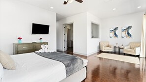 5 bedrooms, iron/ironing board, WiFi, bed sheets