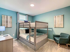 2 habitaciones, tabla de planchar con plancha, wifi y ropa de cama 