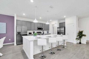 Fridge, microwave, oven, stovetop - Last Minute Disney! Private Pool, Hot Tub, Game Room & Themed Bedrooms. Book Now! #55561 (Orlando)