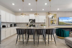 Fridge, microwave, oven, stovetop - Last Minute Disney! Private Pool, Hot Tub, Game Room & Themed Bedrooms. Book Now! #55689 (Orlando)