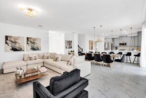 Smart TV - Last Minute Disney! Private Pool, Hot Tub, Game Room & Themed Bedrooms. Book Now! #55707 (Orlando)