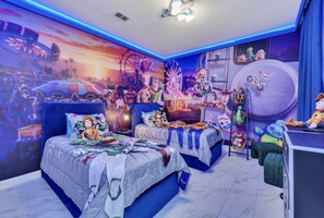 7 bedrooms, iron/ironing board, WiFi, bed sheets - Last Minute Disney! Private Pool, Hot Tub, Game Room & Themed Bedrooms. Book Now! #55707 (Orlando)