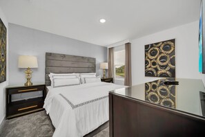 9 bedrooms, iron/ironing board, WiFi, bed sheets - Last Minute Disney! Private Pool, Hot Tub, Game Room & Themed Bedrooms. Book Now! #55971 (Orlando)