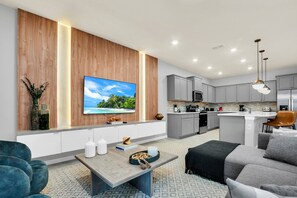 Smart TV - Last Minute Disney! Private Pool, Hot Tub, Game Room & Themed Bedrooms. Book Now! #59349 (Orlando)