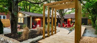 Luxe Wolfpack Retreat: Walk to NC State, Shops, Dining+Firepit, Cornhole & More!